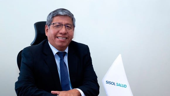 Carlos Enrique Contreras Ríos, presidente interino de Sisol Salud, fue separado tras confirmarse que recibió la vacuna contra el COVID-19. (Foto: MML)