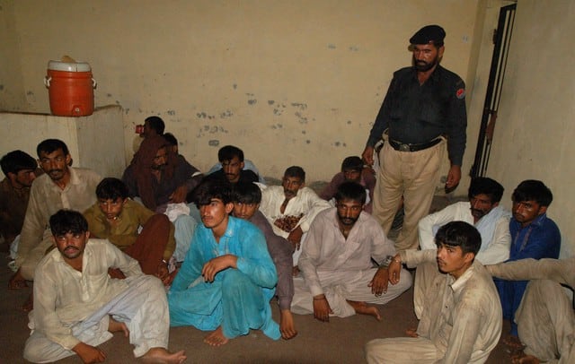 La asamblea de "sabios", también conocida como el 'panchayat' o la 'jirga', pidió a mediados de julio a un hombre que violara a la chica, de 16 años, para vengar el ultraje infligido a su hermana, de 12.