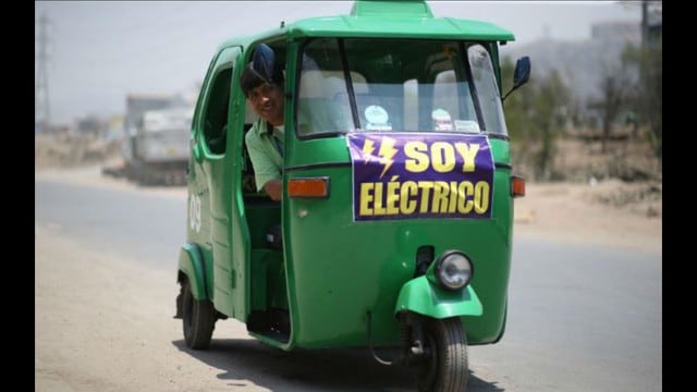 Mototaxi eléctrico busca dar la hora en Villa El Salvador.