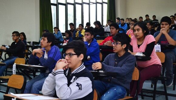 10 mil estudiantes se verán beneficiados con "Beca de Continuidad de Estudios”. (Foto: Andina)