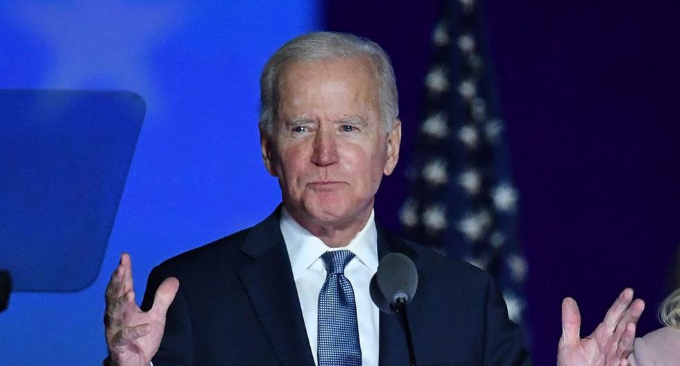 El candidato presidencial demócrata Joe Biden habla durante la noche de las elecciones en el Chase Center en Wilmington, Delaware, a principios del 4 de noviembre de 2020. (AFP / ANGELA  WEISS).