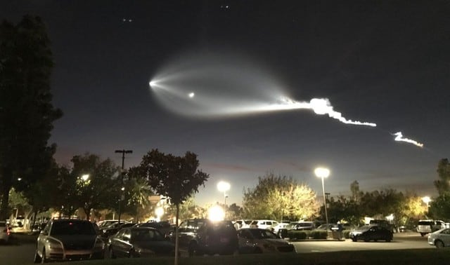 Lanzamiento del cohete Space X ilumina el cielo y causa asombro (Foto: Twitter)