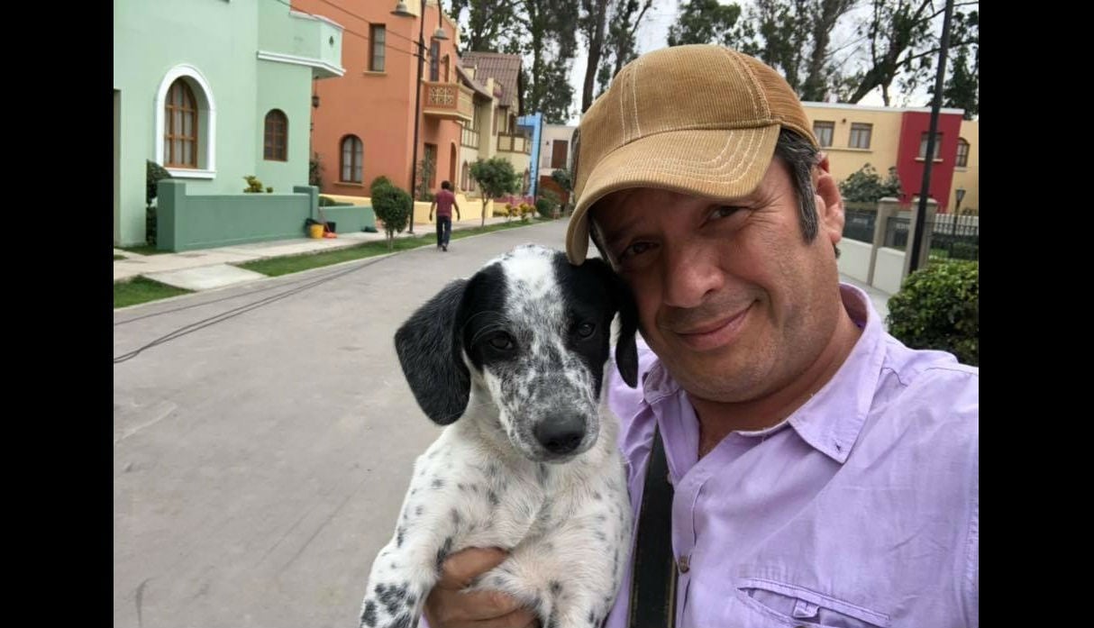 Lucho Cáceres encontró a 'Manolo' en la carretera y ahora busca hogar para tierno perrito. (Fotos: Facebook Lucho Cáceres)