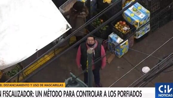 Coronavirus Chile | Dron sobrevoló Santiago y grabó a personas que no usan correctamente la mascarilla contra el Covid-19. (Captura: CHV Noticias)