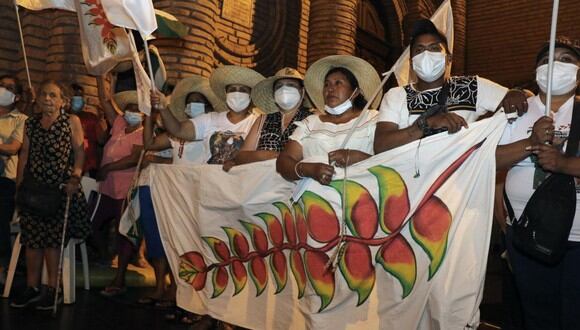 La marcha de indígenas bolivianos de tierras bajas ingresó este jueves a Santa Cruz, la mayor ciudad de Bolivia, con el objetivo de instalar un diálogo al más alto nivel con el Gobierno del país para plantear demandas que giran en torno al respeto de sus territorios y su cultura. (EFE/Juan Carlos Torrejon)