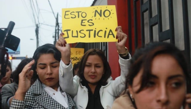 Arlette Contreras mostró su indignación contra el Poder Judicial ante condena de 11 años para Adriano Pozo. (Fotos: Juan Ponce Valenzuela)