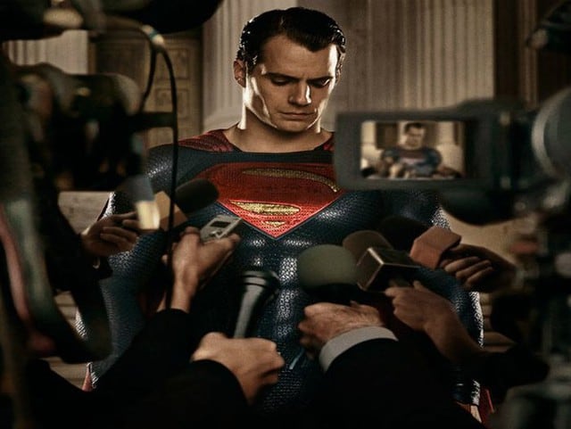 Jon Peters es el productor que fue vetado por Christopher Nolan. Peters se encuentra en varios proyectos de Superman para DC Comics.