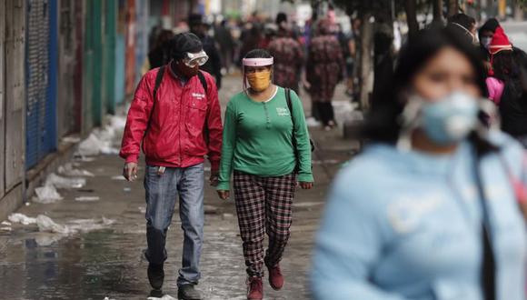 Ambulantes pugnan por trabajar en las calles de La Victoria | GEC | Leandro Britto