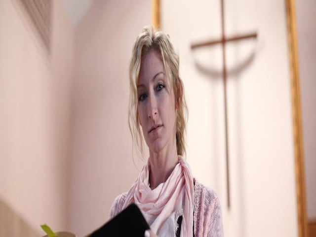 Crystal Bassette dejó su vira como actriz porno y ahora se dedica a predicar la palabra del Señor.