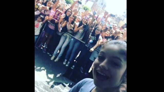 Soy Luna en Lima: Karol Sevilla sorprendió a sus fans que la esperaban en el hotel