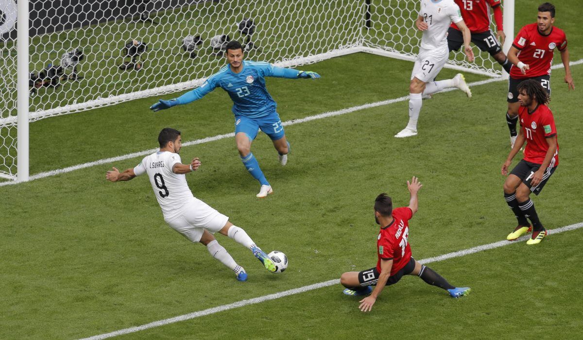 Luis Suárez provocó gol fantasma para las tribunas en Uruguay vs Egipto por Rusia 2018 | FOTOS