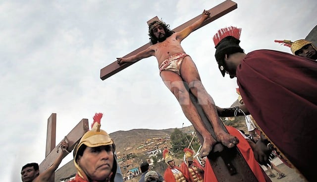 Semana Santa: Crucifican a ‘Cristo Pobre’ entre lágrimas de fieles en Comas