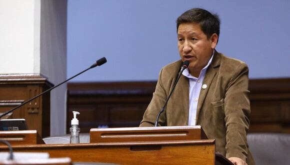 Guido Bellido respaldó a su colega frente a la denuncia formulada por una militante de Perú Libre la semana pasada. (Foto: Congreso)