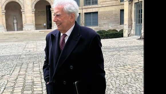 El premio Novel de Literatura 2010, Mario Vargas Llosa, cumplió ayer el rito de instalación en la Academia Francesa de la Lengua, una de las instituciones más prestigiosas del mundo y fundada hace 400 años nada menos que por el célebre cardenal Richelieu.