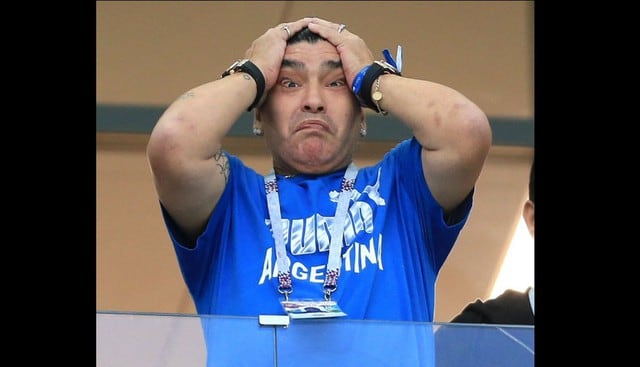 Diego Maradona comenzó celebrando, pero terminó llorando en la goleada de Croacia a Argentina. (Fotos: Agencias)