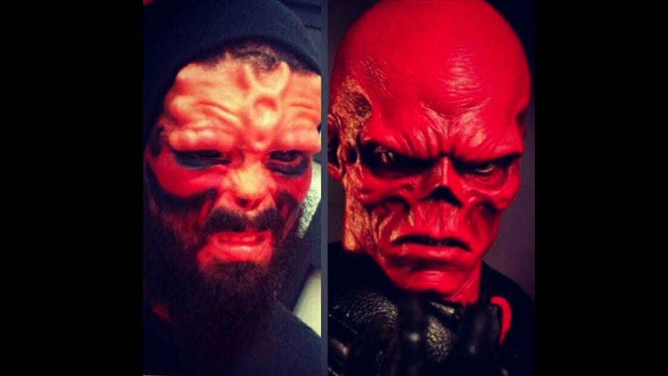 Henry Rodríguez, llevó al extremo su fanatismo por ‘Red Skull’, y se modificó el rostro para parecerse al villano del Capitán América. (Foto: Facebook/redskullart)