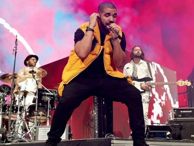 Drake en su más reciente presentación en el festival de música Coachella.