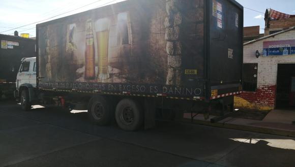 Puno. Uno de los camiones cargado con cerveza al momento de la intervención policial. (PNP)
