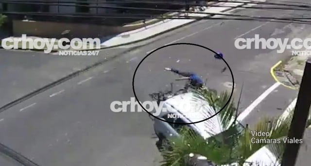 Accidente mortal en Costa Rica dejó a un motociclista muerto.
