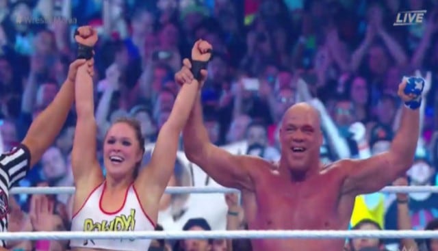 Ronda Rousey y Kurt Angle ganaron a Triple H y Stephanie McMahon en el debut de la excampeona de la UFC en Wrestlemania.