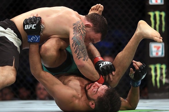 Frankie Edgar le mostró al 'Pantera' porque se mantiene en la cima del UFC. (Getty Images)