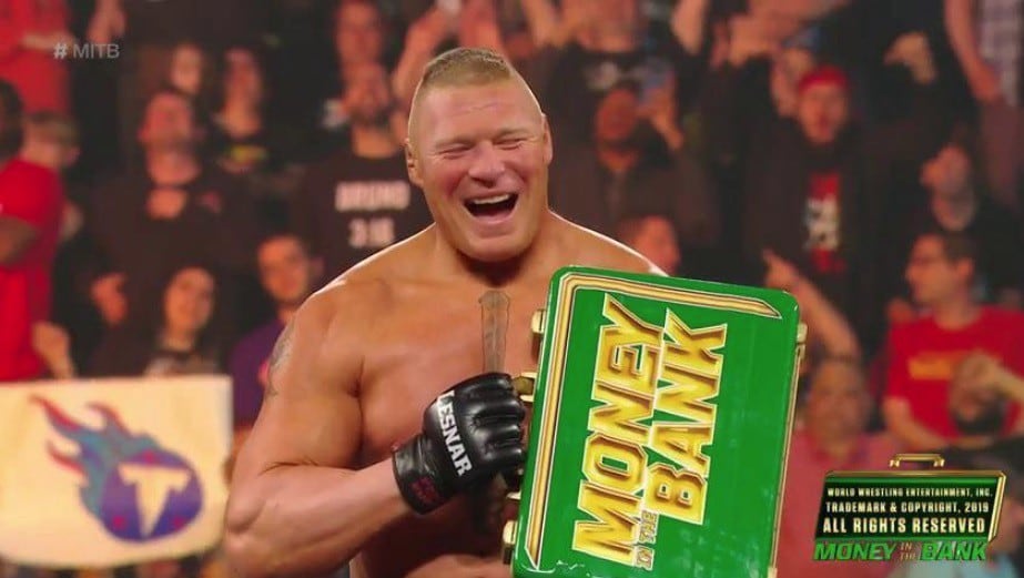La lucha principal de WWE Money in the Bank terminó con la aparición de Brock Lesnar. (Captura Fox Action)