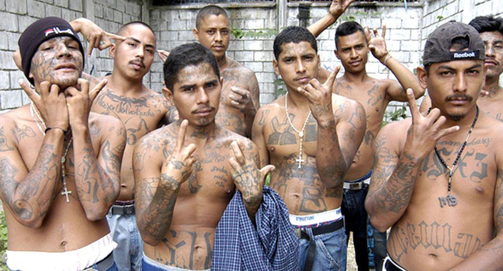 Mareros de la MS-13 en una cárcel de El Salvador. (Agencias)