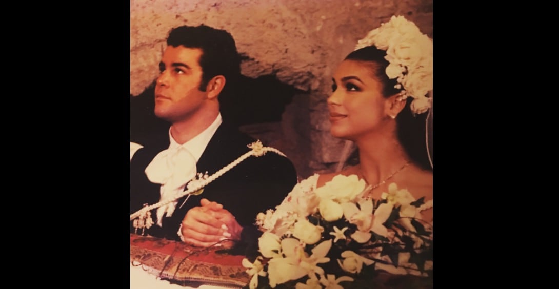 Biby Gaytán publicó en Instagram fotografías inéditas de su matrimonio hace 23 años. (Fotos: Instagram)
