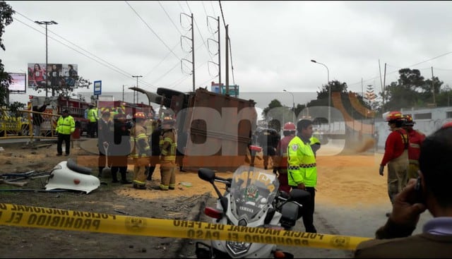 Dos muertos y dos heridos dejó accidente en la Panamericana Sur. (Fotos: Trome/Mónica Rochabrum)