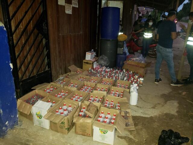 Los productos y el material incautados supuestamente para cometer el ilícito fueron decomisados por la Policía. (Foto: PNP)
