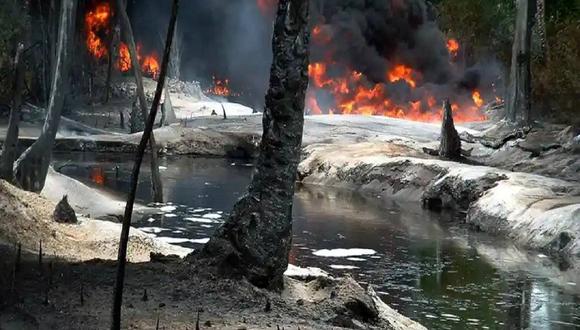 La explosión ocurrió el viernes por la noche en el sitio ilegal situado entre los estados petroleros sureños de Rivers e Imo. (Foto: Twitter)