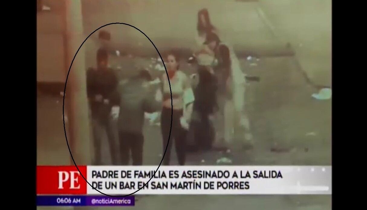Extranjeros asesinan a padre de familia e hijo a la salida de un bar en San Martín de Porres. (Captura de video)