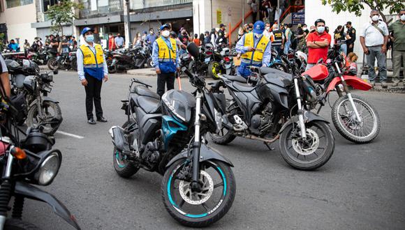 Se trató de un operativo inopinado a conductores de motos lineales y que hacen delivery, en el Cercado de Lima.(Foto: Municipalidad de Lima)