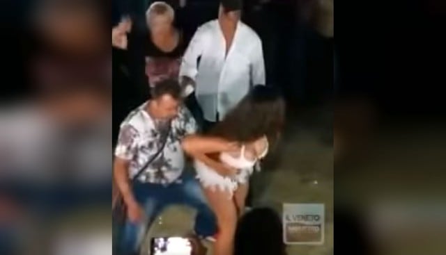 Sorprende a su esposo bailando con stripper y le hace pasar el momento más incómodo de su vida