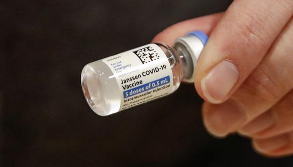 Países Bajos tiene almacenadas desde el lunes 80,000 dosis de la vacuna Janssen, Johnson & Johnson, a la espera de una recomendación científica. (Foto: AFP)