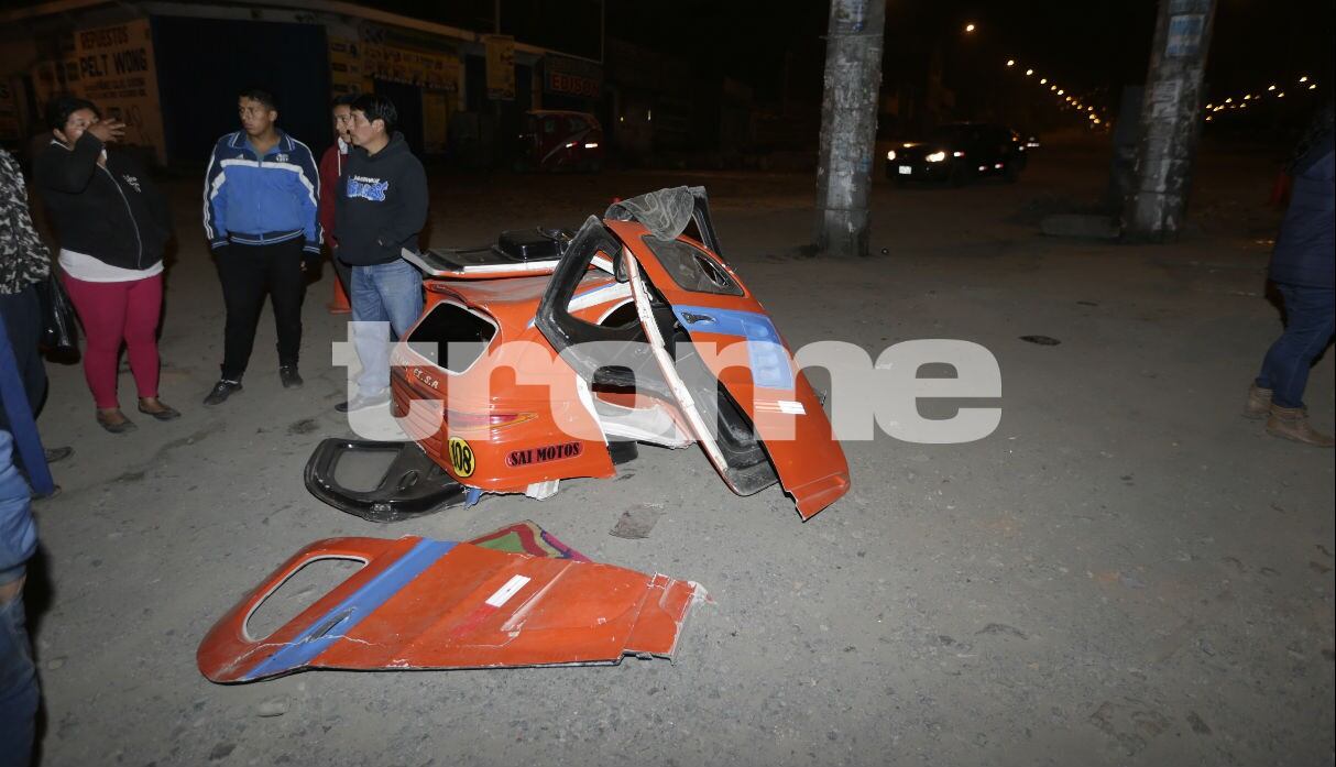 Accidente en Huarochirí entre dos mototaxis y auto dejó un fallecido y varios heridos. (Fotos: Trome/José Caja)