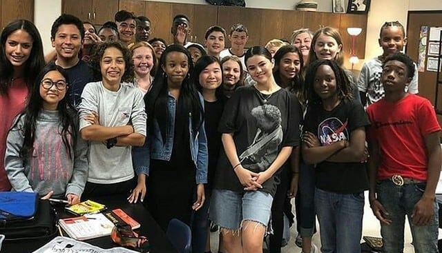 Selena Gómez realizó una visita sorpresa a su antigua escuela en Texas. (Foto: Instagram)