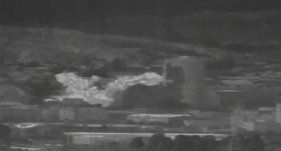 Una imagen capturada de un dispositivo de observación térmica muestra la explosión de una oficina de enlace intercoreana en el Complejo Industrial Kaesong. (AFP / Dong-A Ilbo).