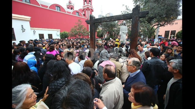 Miles pideron deseos a Santa Rosa de Lima.