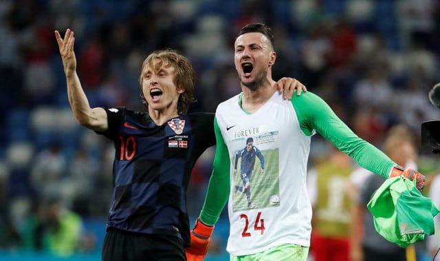 Croacia ganó 3-2 a Dinamarca, lo eliminó y chocará con Rusia en cuartos de final del Mundial