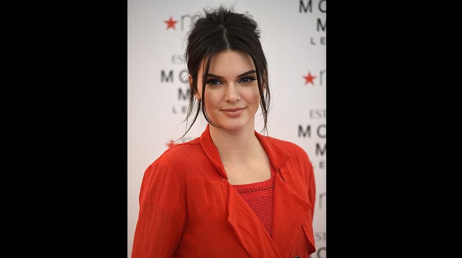 Kendall Jenner tiene un look que es enseñado en un video de YouTube. (AFP)