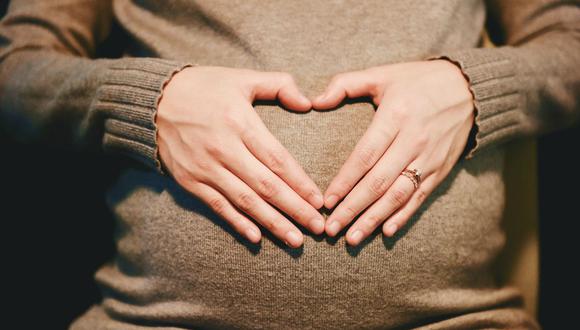 Una mujer británica descubrió que estaba embarazada, y a punto de dar a luz, al ir al médico para tratarse un dolor abdominal. (Foto: Referencial / Pixabay)