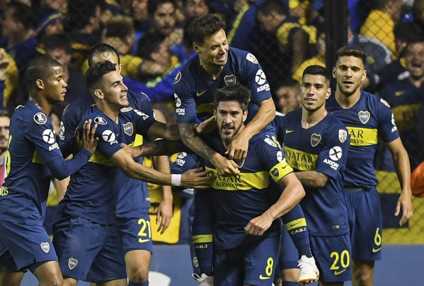 Arquero de Boca Juniors sufrió terrible choque durante  el juego por cuartos de final de la Copa Libertadores.