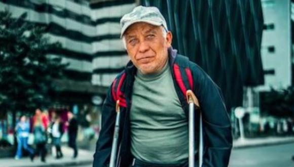 La historia viral de un anciano que trabaja como vendedor ambulante: recibió regalo de tiktoker. (Foto: @sebasmorenooo / TikTok)