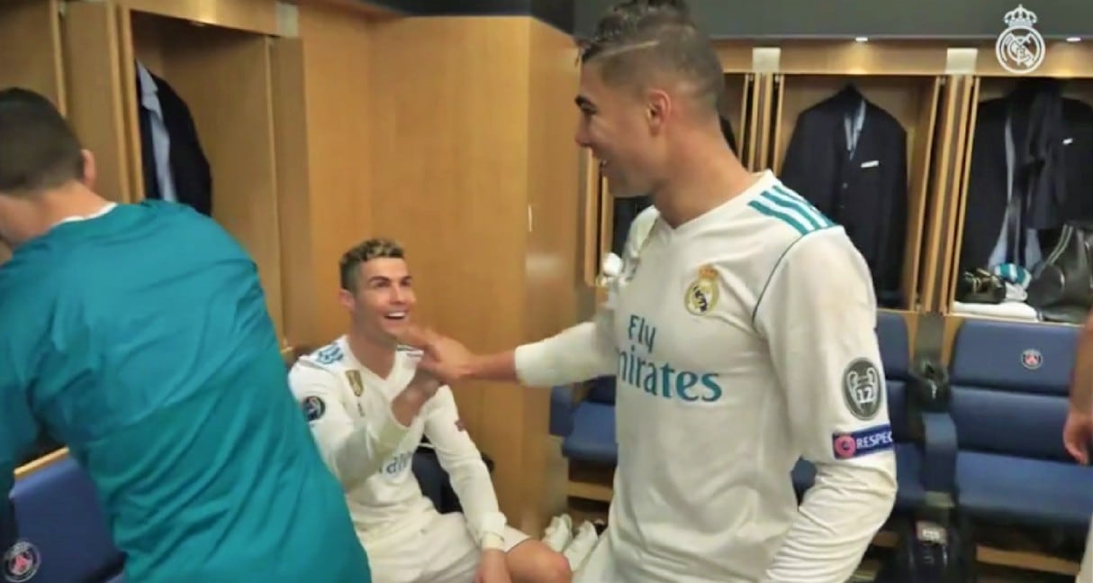 Este fue el festejo de los jugadores de Real Madrid en el vestuario visitante en París
