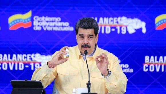 Tras criticar a  Facebook, Nicolás Maduro aseguró que uno de sus ministros, Aristóbulo Istúriz, está siendo tratado con Carvativir. (Foto:  EFE/Prensa Miraflores)