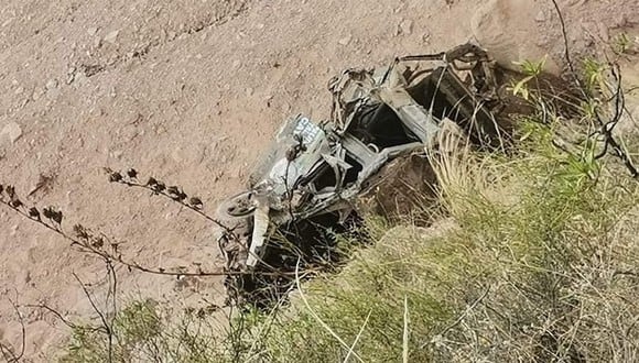 Cusco: Camioneta de Seguridad Ciudadana de la municipalidad distrital de Caicay (Paucartambo - Cusco) cayó a un abismo de 300 metros, dejando el saldo de dos personas fallecidas y un desaparecido.