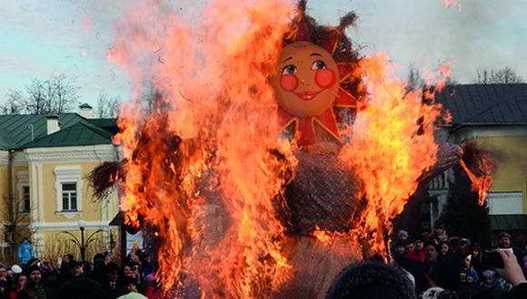 La tradición de quemar muñecos tiene cientos de años de antigüedad (Foto: Jonathan Ernst / RIA Novosti