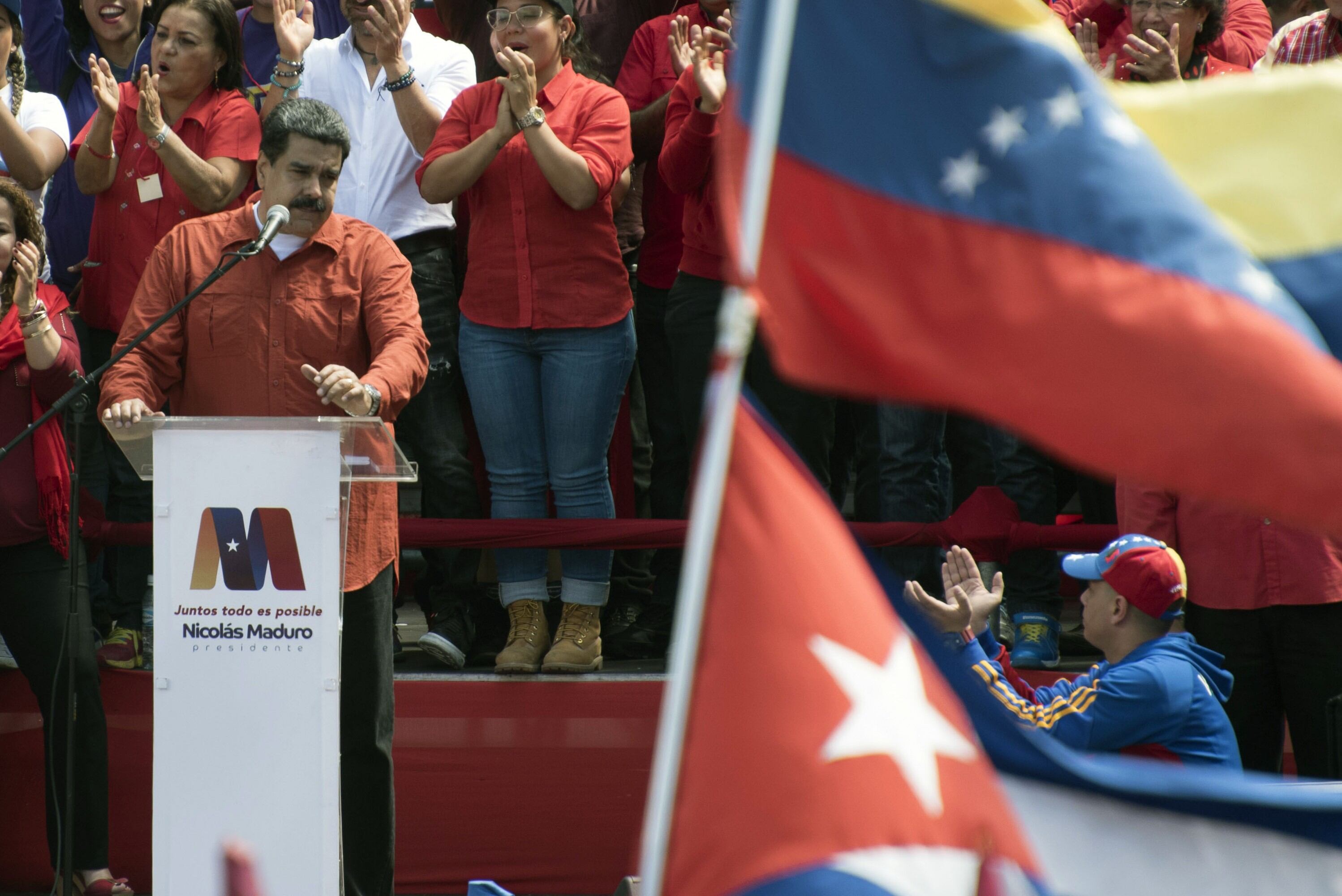 "¡Todos con Maduro, lealtad y futuro!", dice tema de Nicolás Maduro al ritmo de reguetón.