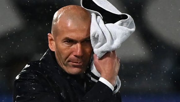 Zinedine Zidane es el principal candidato para dirigir a PSG. (Foto: AFP)